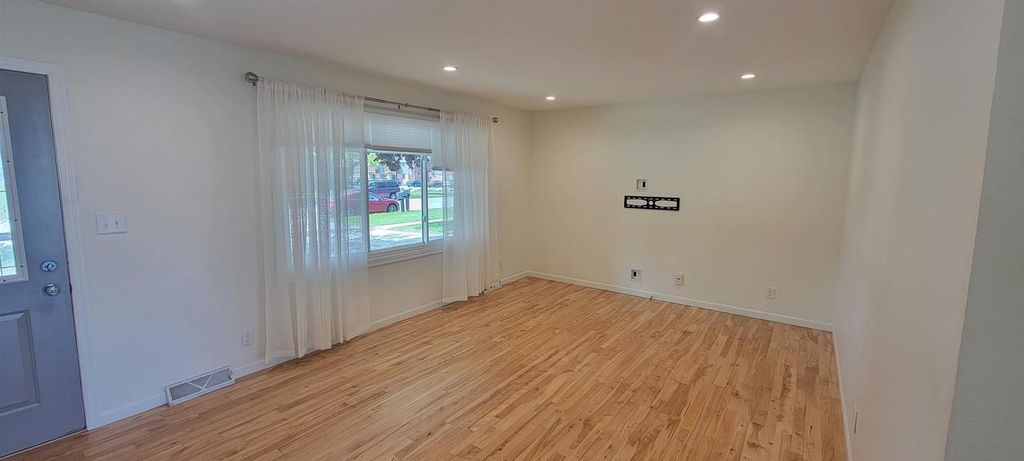 Photo of 895 Martin AVENUE, Fond Du Lac, WI 54935 (MLS # 50325447)