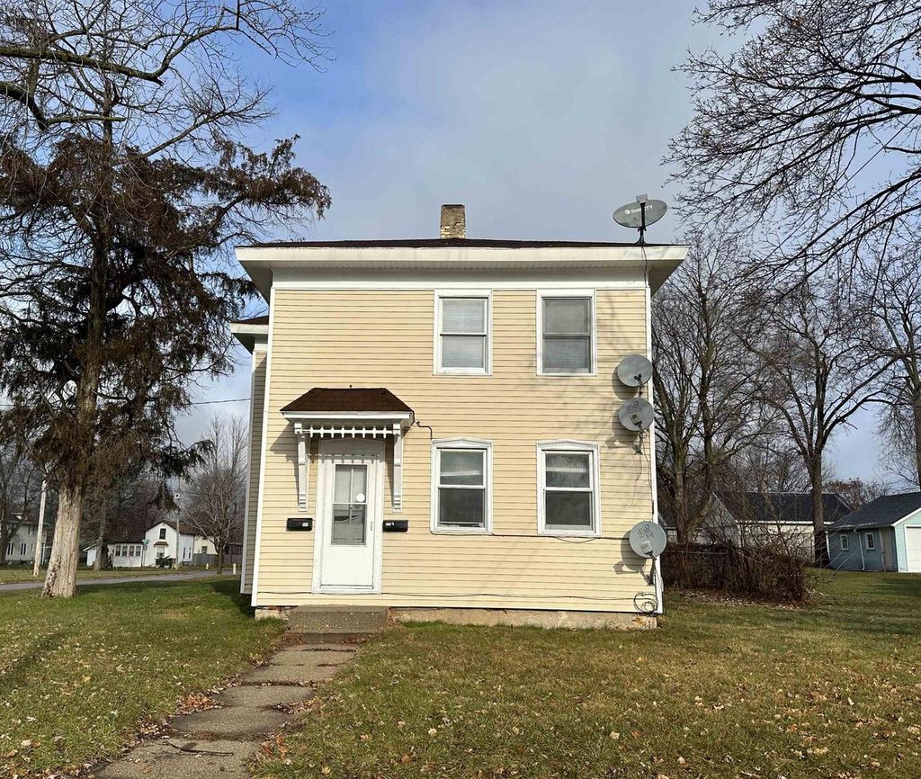 Photo of 957 W Grand AVENUE, Beloit, WI 53511 (MLS # 2018144)