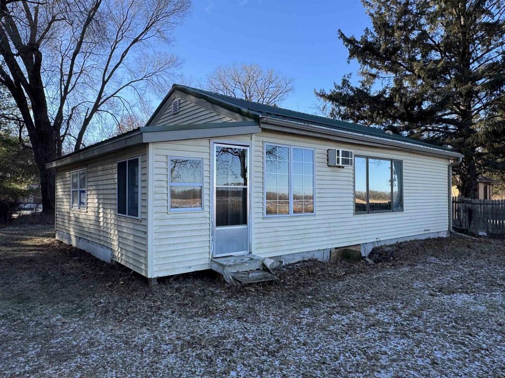 Photo of W5774 N Island DRIVE, Endeavor, WI 53930 (MLS # 2015679)