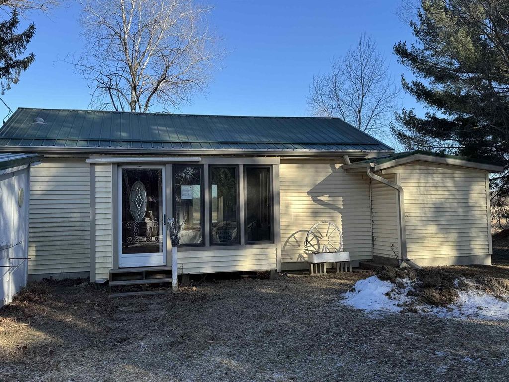 Photo of W5774 N Island DRIVE, Endeavor, WI 53930 (MLS # 2015679)