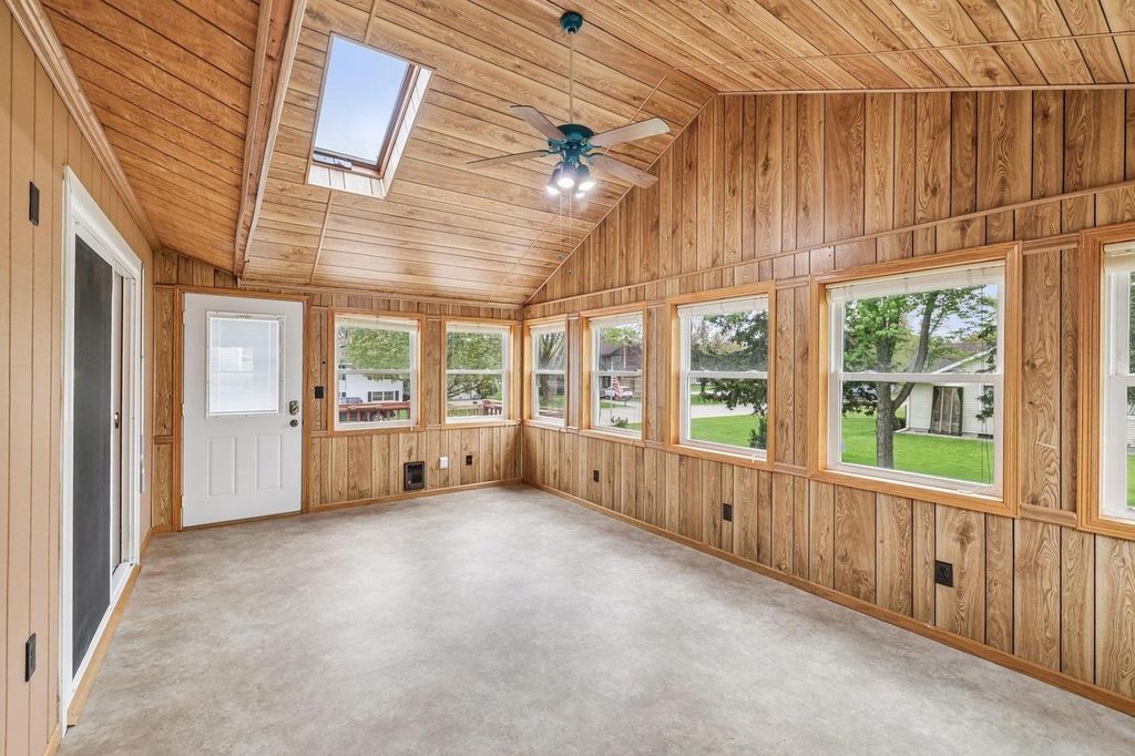 Photo of 1501 Locust LANE, Prairie Du Sac, WI 53578 (MLS # 2019302)