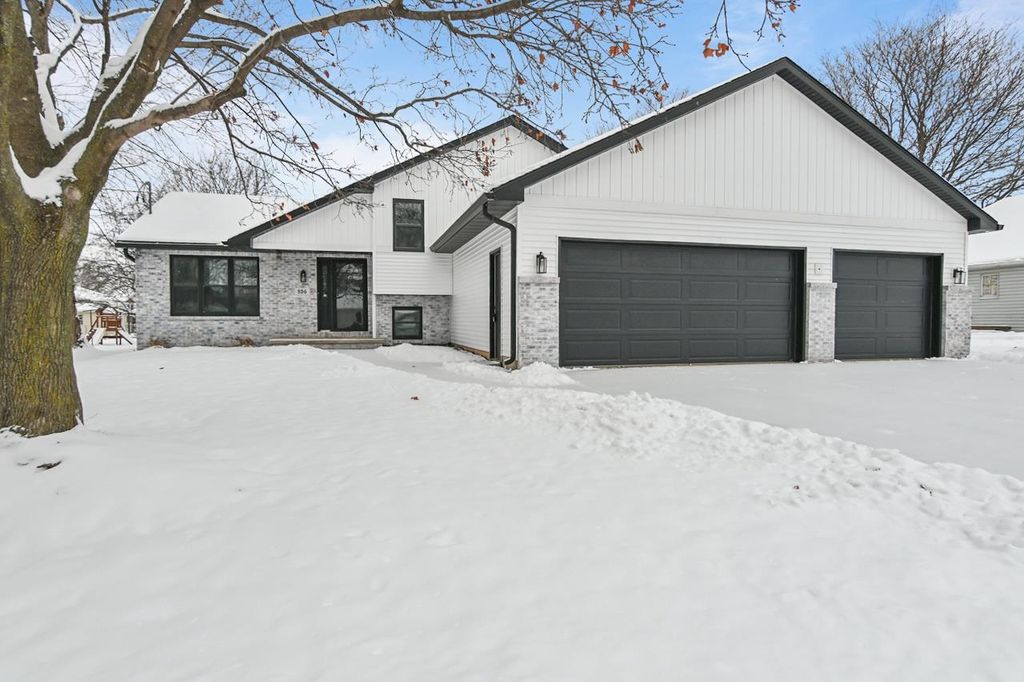Photo of 936 W 10th STREET, Kaukauna, WI 54130 (MLS # 50318858)