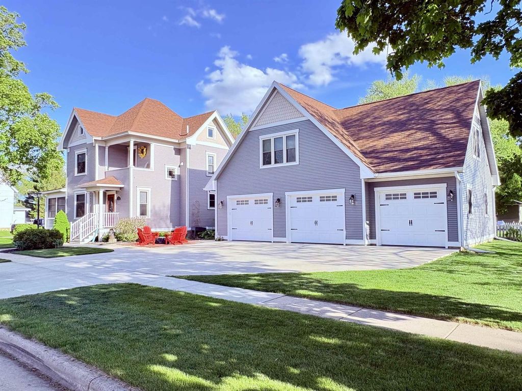 Photo of 104 W Church STREET, Belleville, WI 53508 (MLS # 2023801)