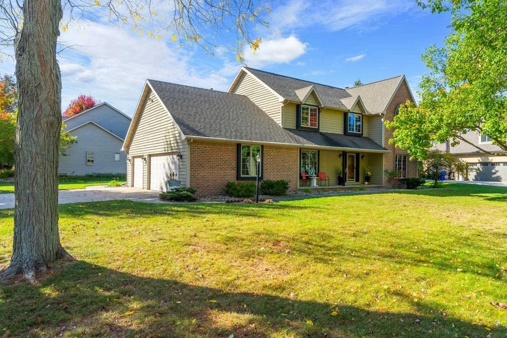 Photo of 13 Olde Paltzer LANE, Appleton, WI 54913 (MLS # 50317114)