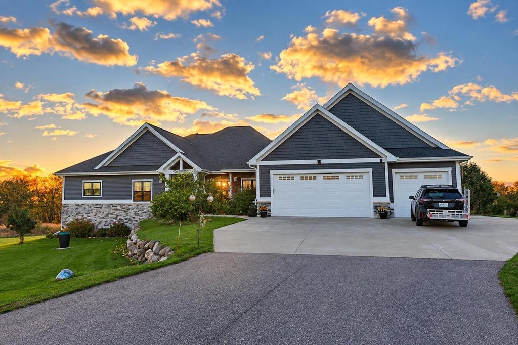 Photo of N4515 Prairie Knoll CIRCLE, Portage, WI 53901 (MLS # 2034970)