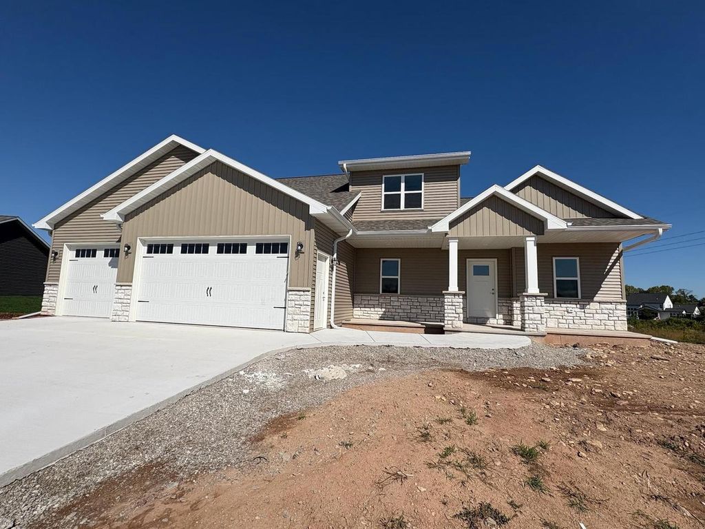 Photo of 1762 Loyal DRIVE, Neenah, WI 54956 (MLS # 50314746)