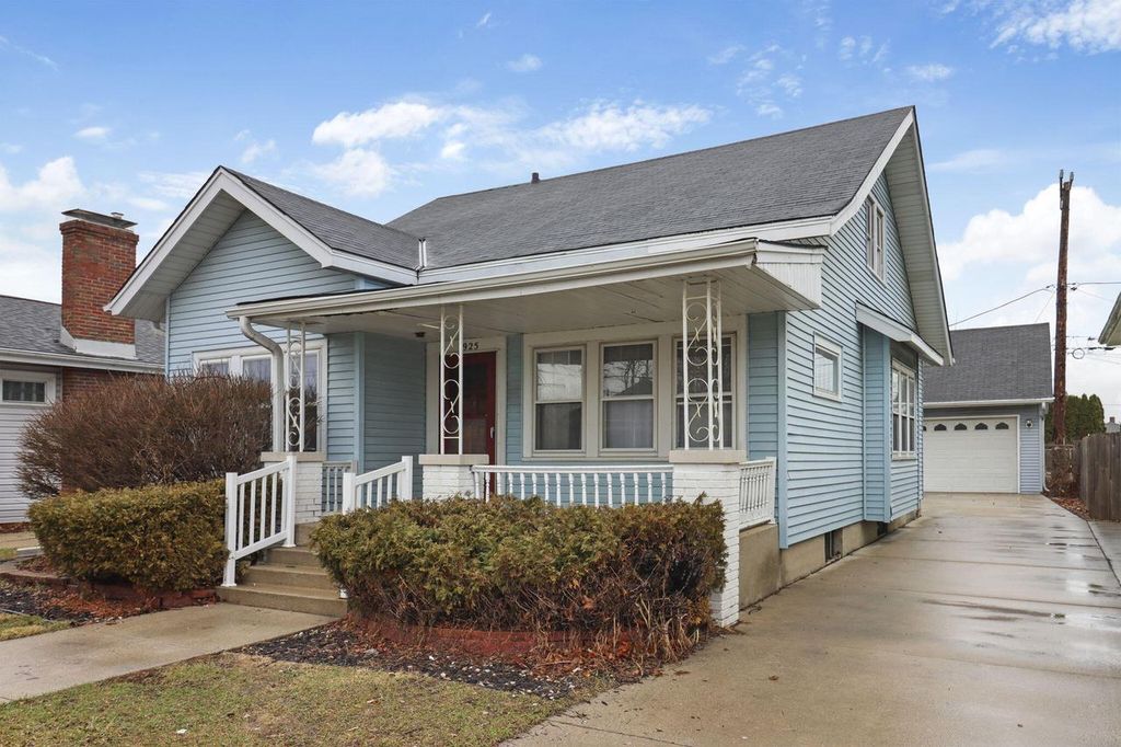 Photo of 1925 Kearney AVENUE, Racine, WI 53403 (MLS # 1953605)