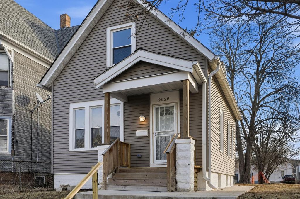 Photo of 2028 N 23rd STREET, Milwaukee, WI 53205 (MLS # 1950408)