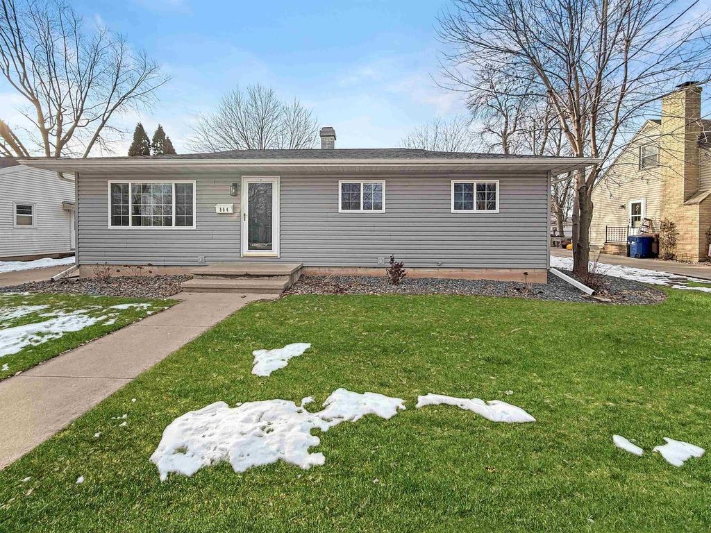 Photo of 804 John STREET, Menasha, WI 54952 (MLS # 50319943)