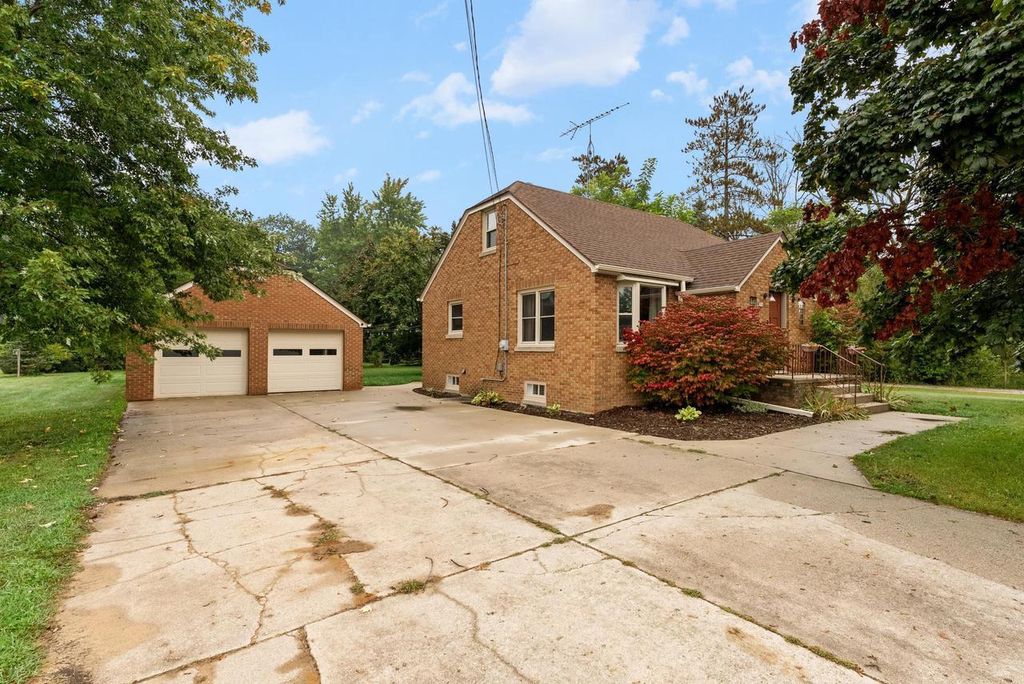 Photo of 354 E Menasha AVENUE, Whitelaw, WI 54247 (MLS # 1943755)