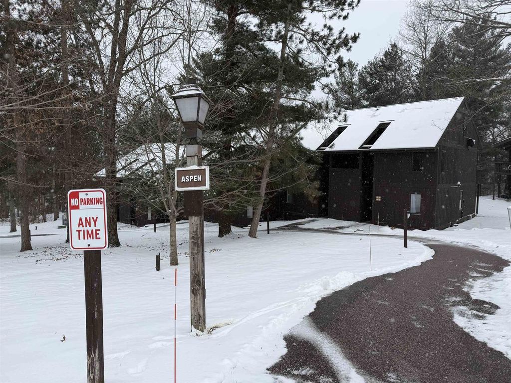 Photo of 8 Aspen Trail TRAIL #8, Wisconsin Dells, WI 53965 (MLS # 2015441)