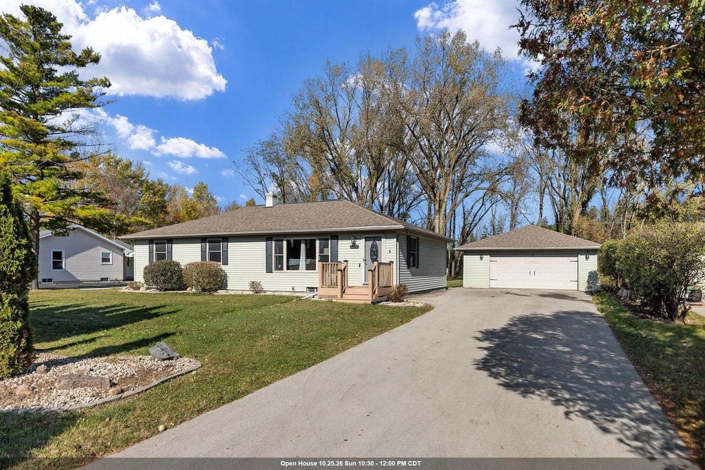 Photo of 1320 W Edgewood DRIVE, Appleton, WI 54913 (MLS # 50334691)