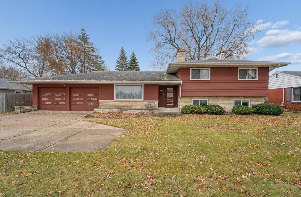 Photo of 1211 W Kimberly AVENUE, Kimberly, WI 54136 (MLS # 50318702)