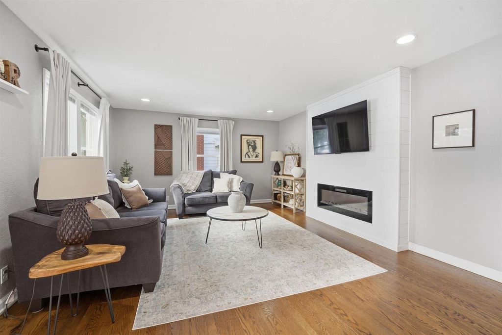 Photo of 712 E Marquette STREET, Appleton, WI 54911 (MLS # 50319790)