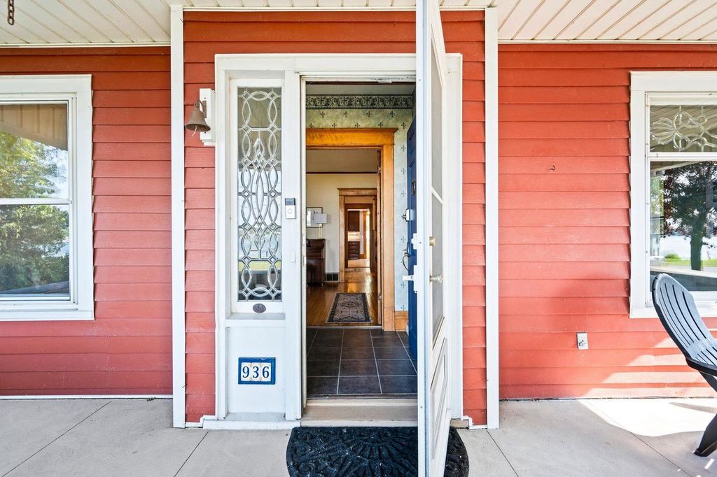 Photo of 936 Memorial DRIVE, Sturgeon Bay, WI 54235 (MLS # 50319422)