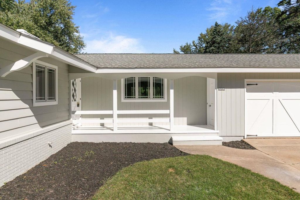 Photo of 2942 Ridgeway DRIVE, Neenah, WI 54956 (MLS # 50315828)
