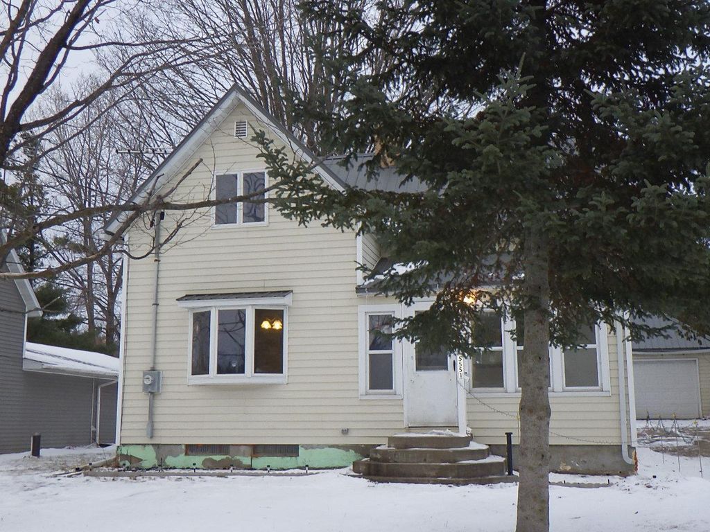 Photo of 5551 Downtown LANE, Gillett, WI 54124 (MLS # 50319366)
