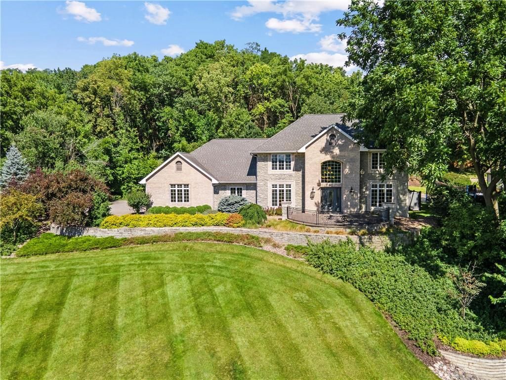 Photo of 1803 Ironwood PLACE, Onalaska, WI 54650 (MLS # 1595995)