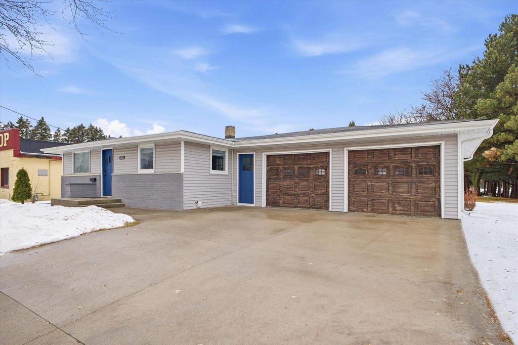 Photo of 3531 N Richmond STREET, Appleton, WI 54911 (MLS # 50319278)