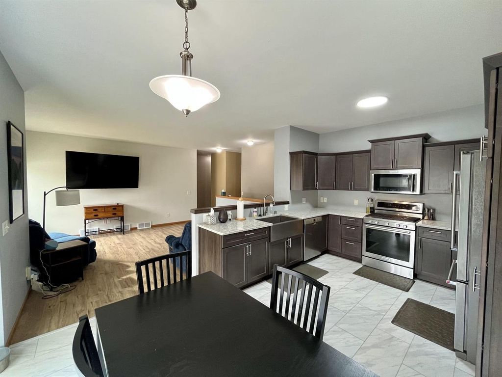 Photo of 534 Goldenrod CIRCLE, Verona, WI 53593 (MLS # 2018433)