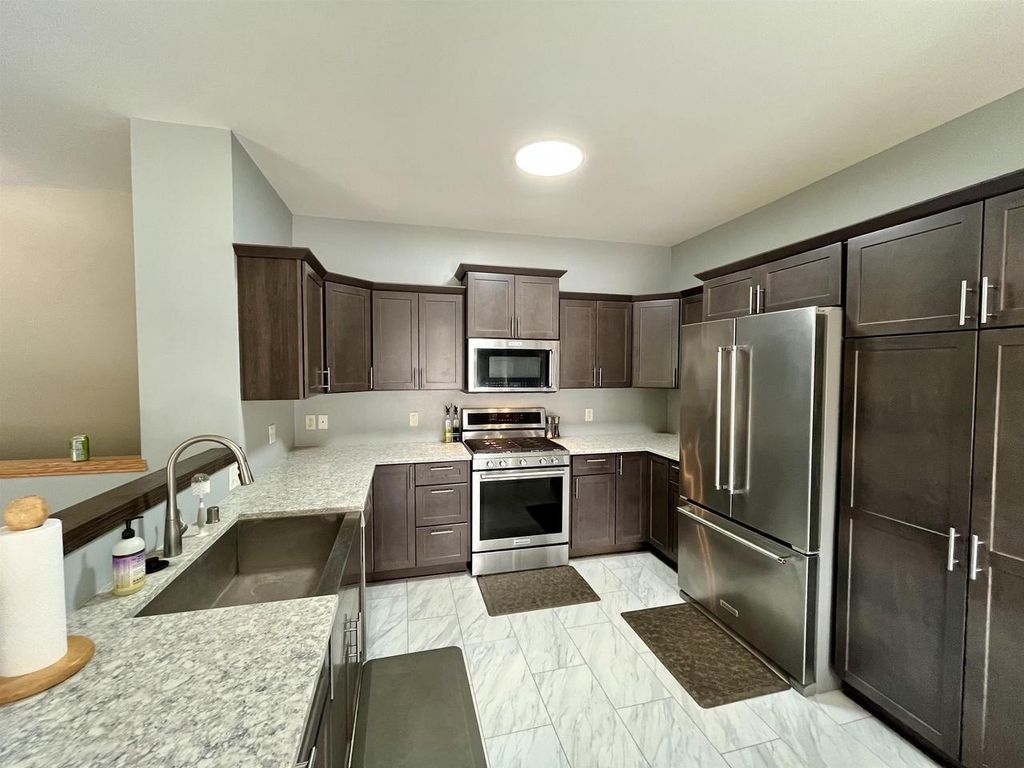 Photo of 534 Goldenrod CIRCLE, Verona, WI 53593 (MLS # 2018433)