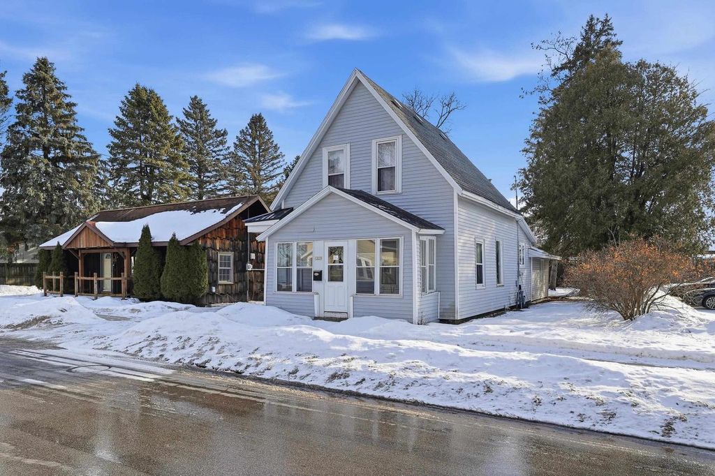 Photo of 1225 Portage STREET, Stevens Point, WI 54481 (MLS # 22600213)