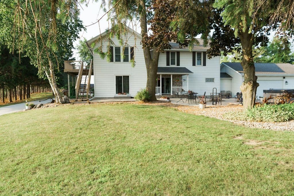 Photo of W1370 Gopher Hill ROAD, Ixonia, WI 53036 (MLS # 1950548)