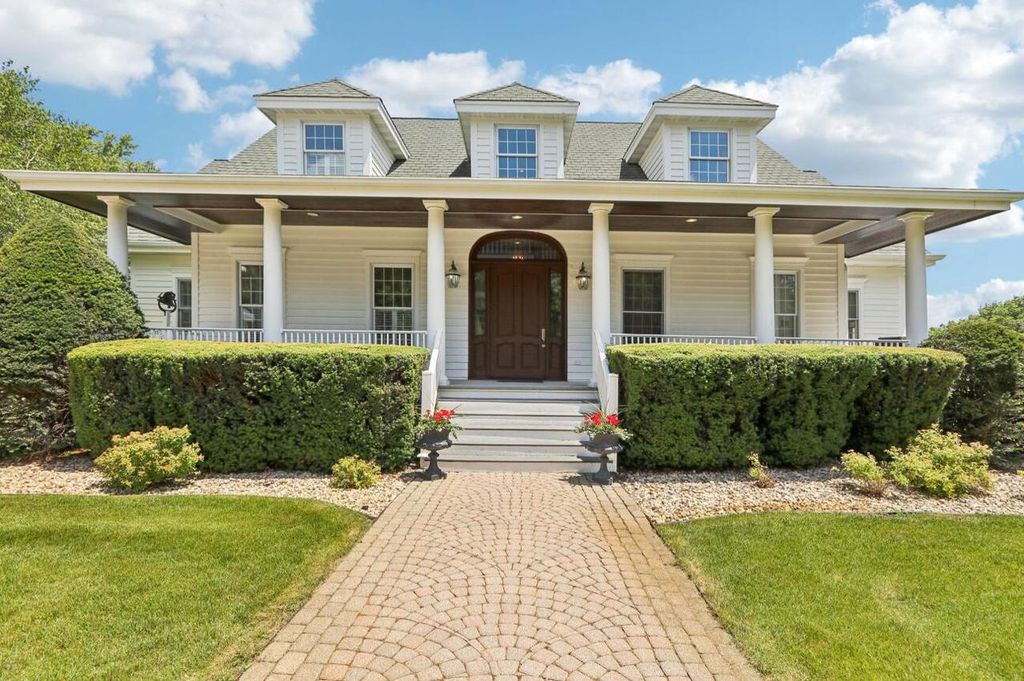 Photo of N1474 Fontana Ridge ROAD, Fontana, WI 53125 (MLS # 1947689)