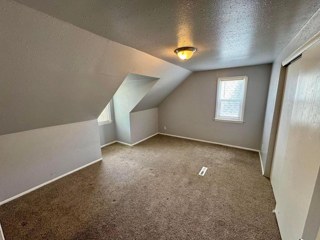 Photo of 3223 W Fairmount AVENUE, Milwaukee, WI 53209 (MLS # 1946092)