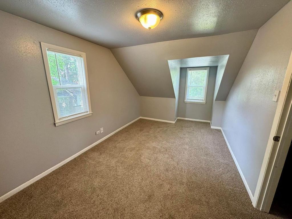 Photo of 3223 W Fairmount AVENUE, Milwaukee, WI 53209 (MLS # 1946092)