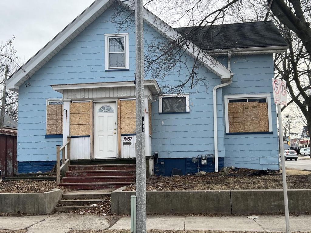 Photo of 1987 W Melvina STREET, Milwaukee, WI 53206 (MLS # 1952961)