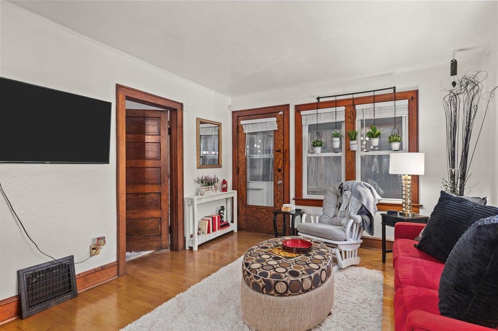 Photo of 613 W Wisconsin AVENUE, Appleton, WI 54911 (MLS # 50332364)