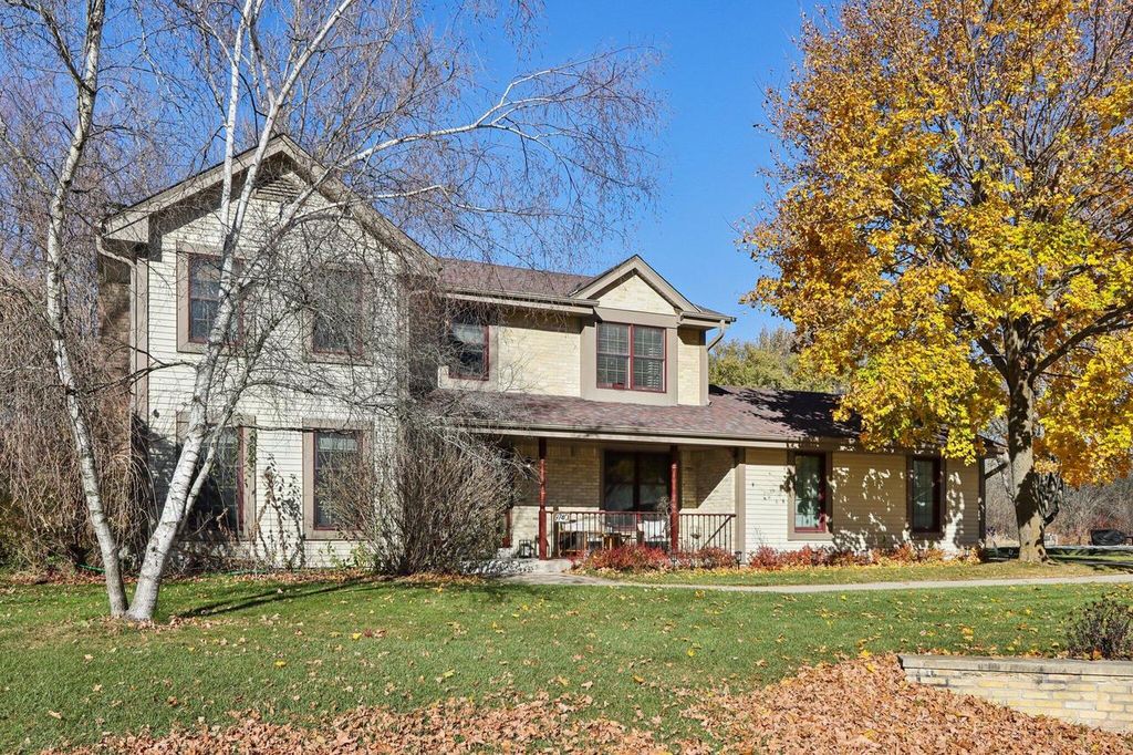 Photo of 9740 W Huntington DRIVE, Mequon, WI 53097 (MLS # 1943059)