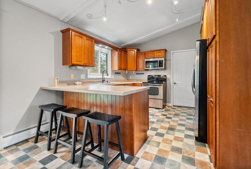 Photo of 2566 Greenbrier ROAD, Green Bay, WI 54311 (MLS # 50325489)