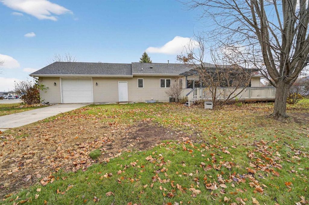 Photo of 124 University DRIVE, Fond Du Lac, WI 54935 (MLS # 50318633)