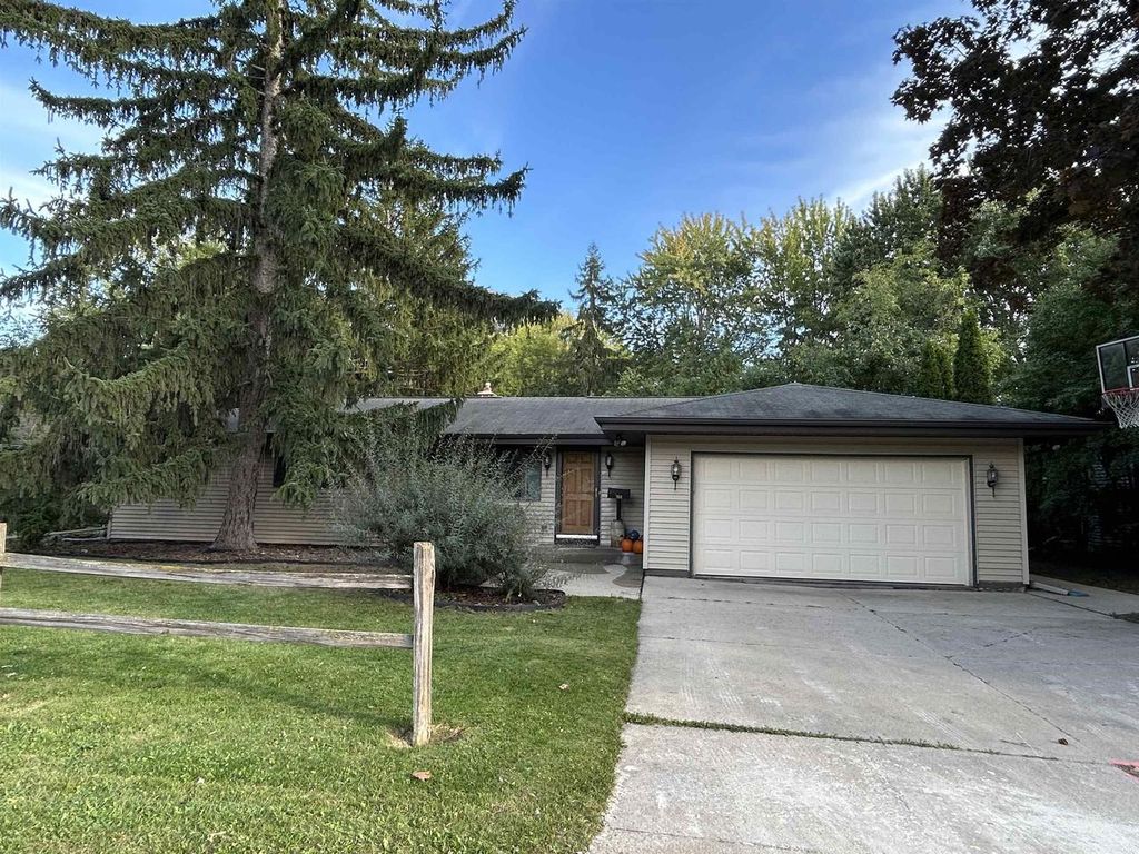 Photo of 964 Hickory LANE, Neenah, WI 54956 (MLS # 50316071)