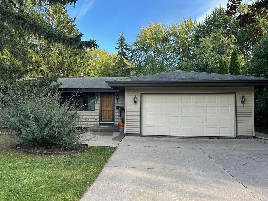 Photo of 964 Hickory LANE, Neenah, WI 54956 (MLS # 50316071)