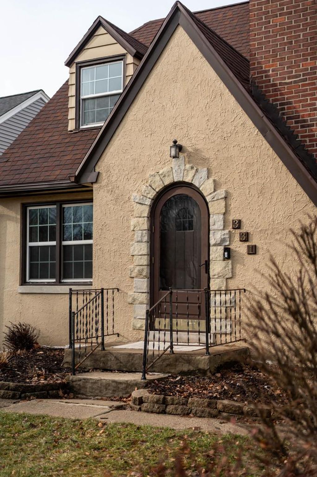 Photo of 331 N 111th STREET, Wauwatosa, WI 53226 (MLS # 1946617)