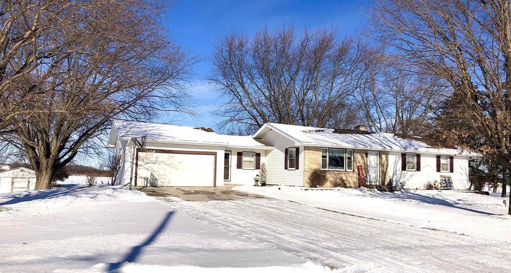 Photo of 328 E Main STREET, Hilbert, WI 54129 (MLS # 50318868)