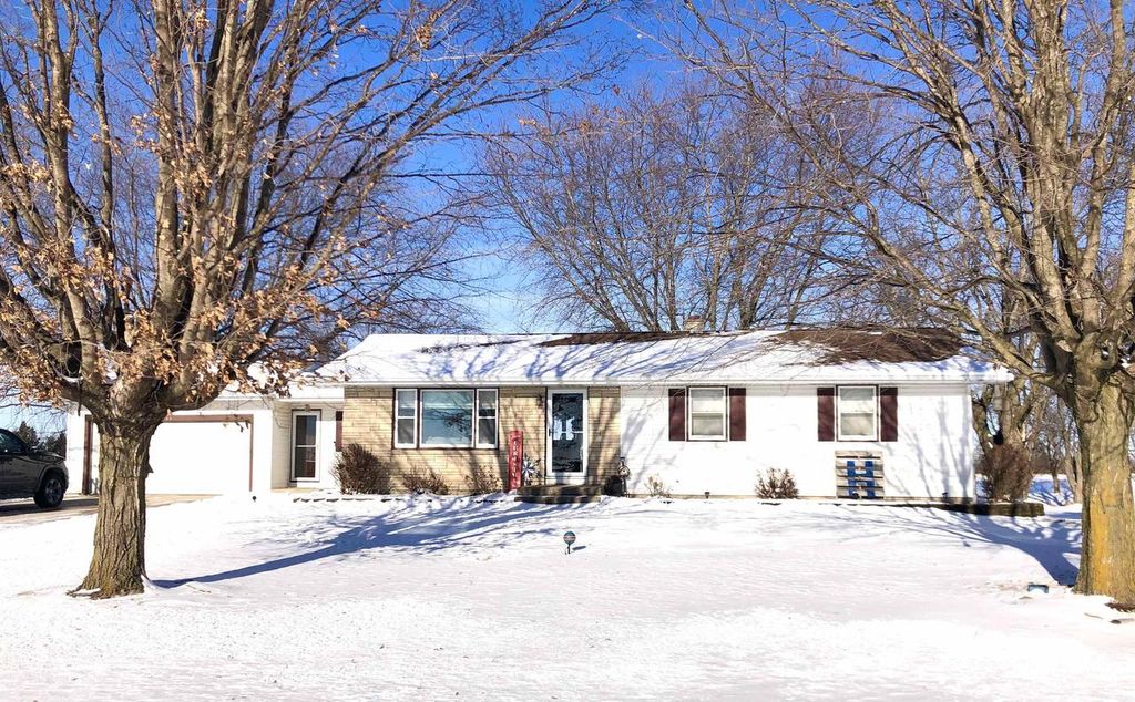 Photo of 328 E Main STREET, Hilbert, WI 54129 (MLS # 50318868)