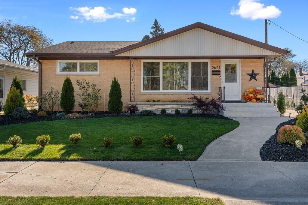 Photo of 2621 Pine Grove AVENUE, Sheboygan, WI 53083 (MLS # 1942998)