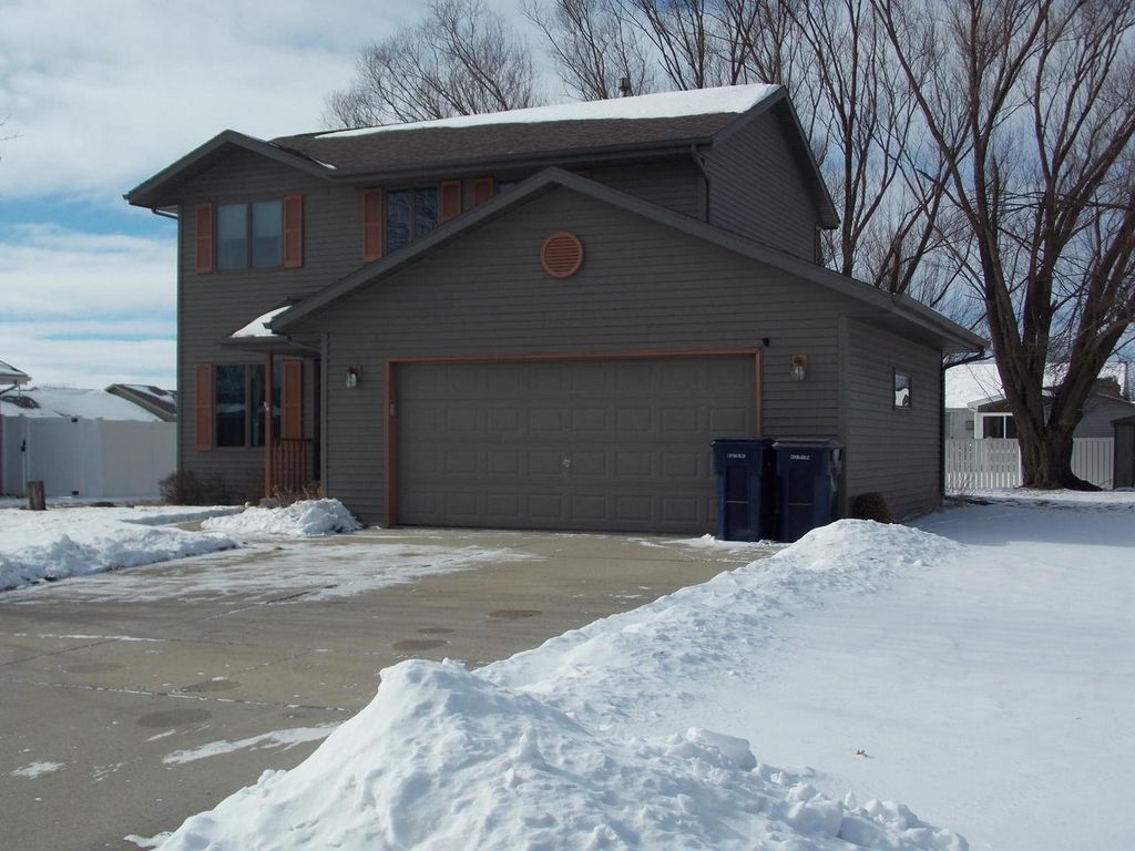 Photo of 3312 Aurora LANE, Janesville, WI 53548 (MLS # 1949428)