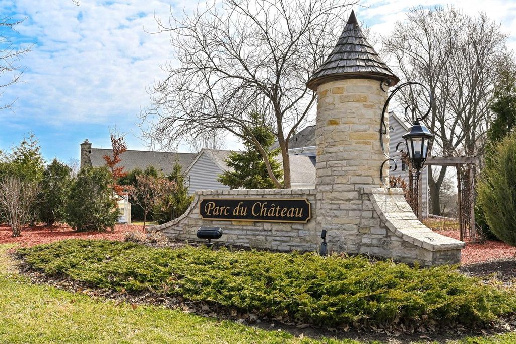 Photo of 18220 Colline Vue BOULEVARD, Brookfield, WI 53045 (MLS # 1955265)