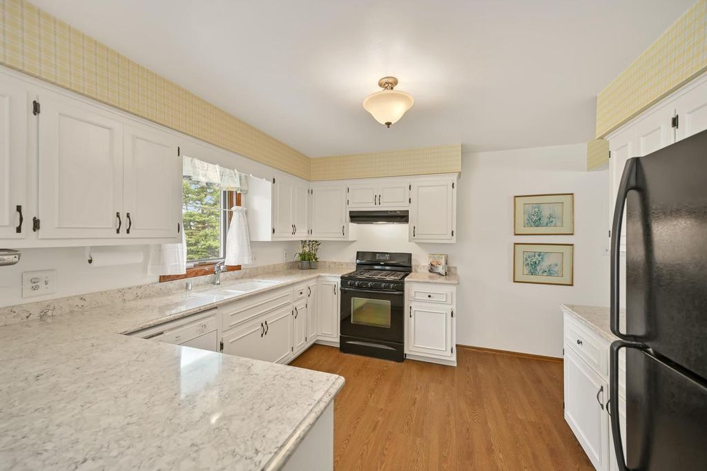 Photo of 18220 Colline Vue BOULEVARD, Brookfield, WI 53045 (MLS # 1955265)