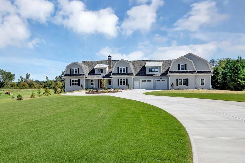 Photo of 5431 River Oaks DRIVE, De Pere, WI 54115 (MLS # 50323132)