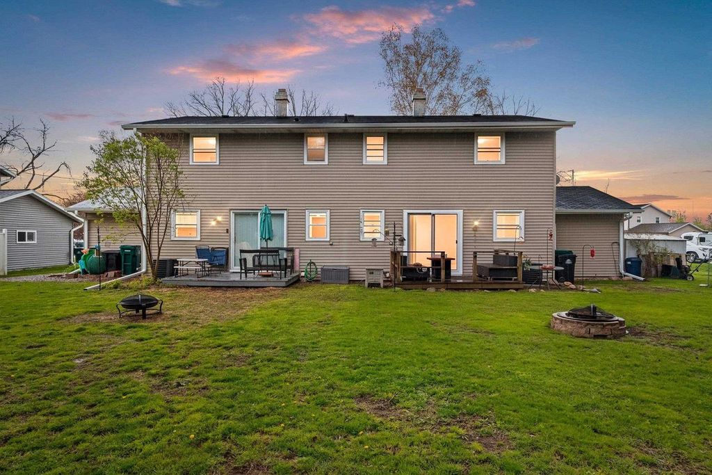 Photo of 2516 N View COURT, Green Bay, WI 54303 (MLS # 50325367)
