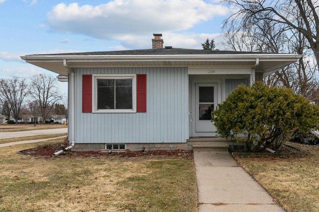 Photo of 1044 Grand STREET, Oshkosh, WI 54901 (MLS # 50322349)