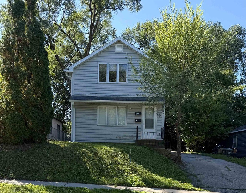 Photo of 1929 Schlimgen AVENUE, Madison, WI 53704 (MLS # 2034409)