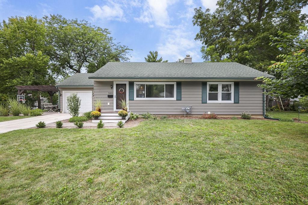 Photo of 5421 Admiral DRIVE, Monona, WI 53716 (MLS # 2007470)