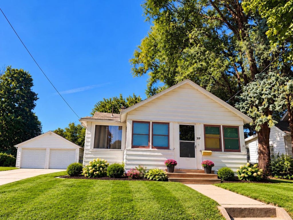 Photo of 319 N Pine STREET, Janesville, WI 53546 (MLS # 2035608)